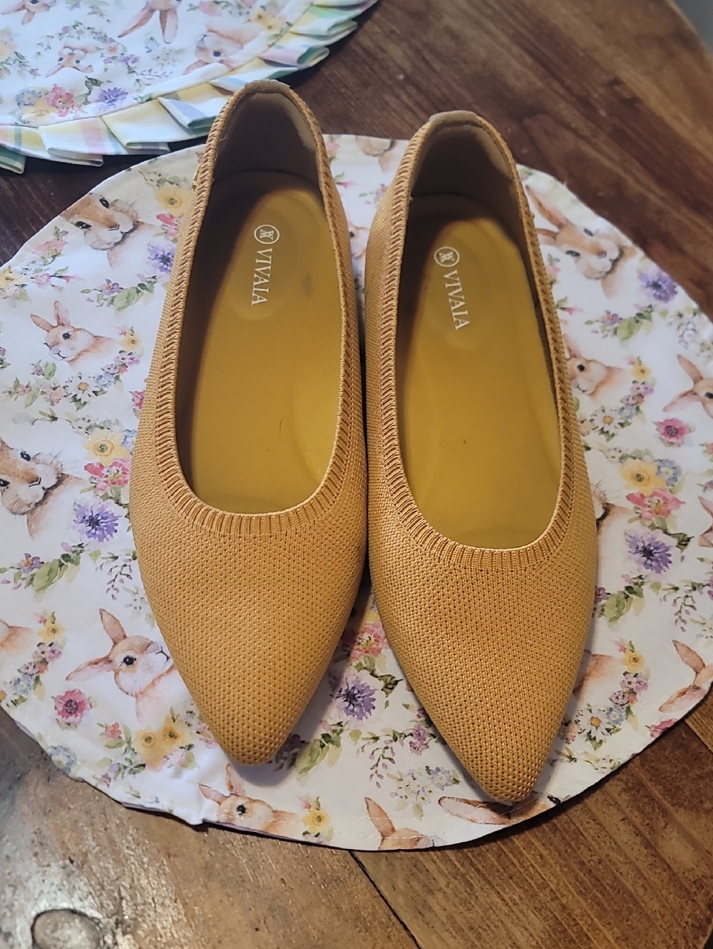 Vivaia Women's Pointed Knit Flats in Mustard